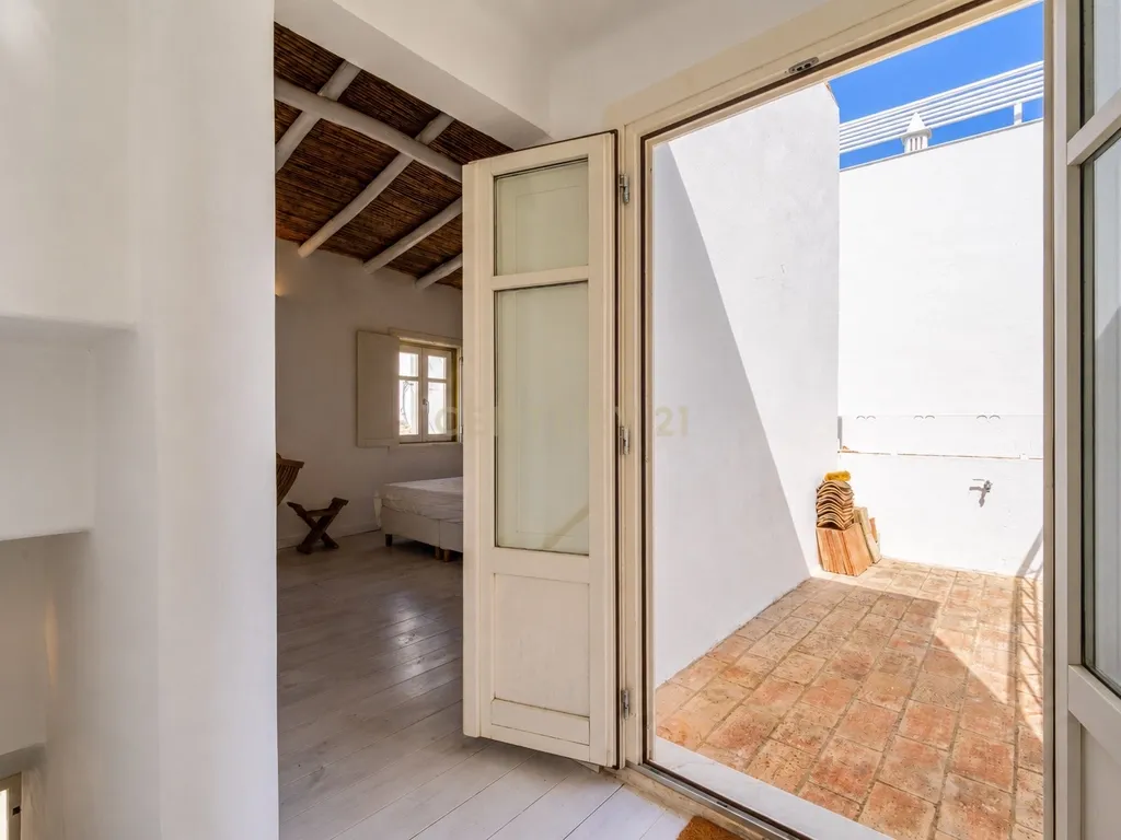 Moradia tradicional T1 com terraço, no centro histórico de Tavira - Image 12
