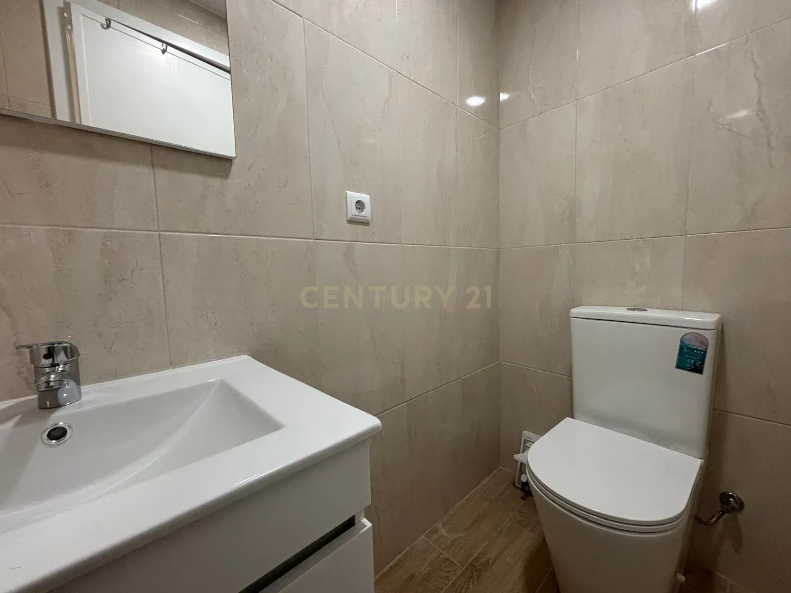 Fotografia 8 de ARRENDAMENTO - Apartamento T3, todo renovado no centro da cidade de Pombal