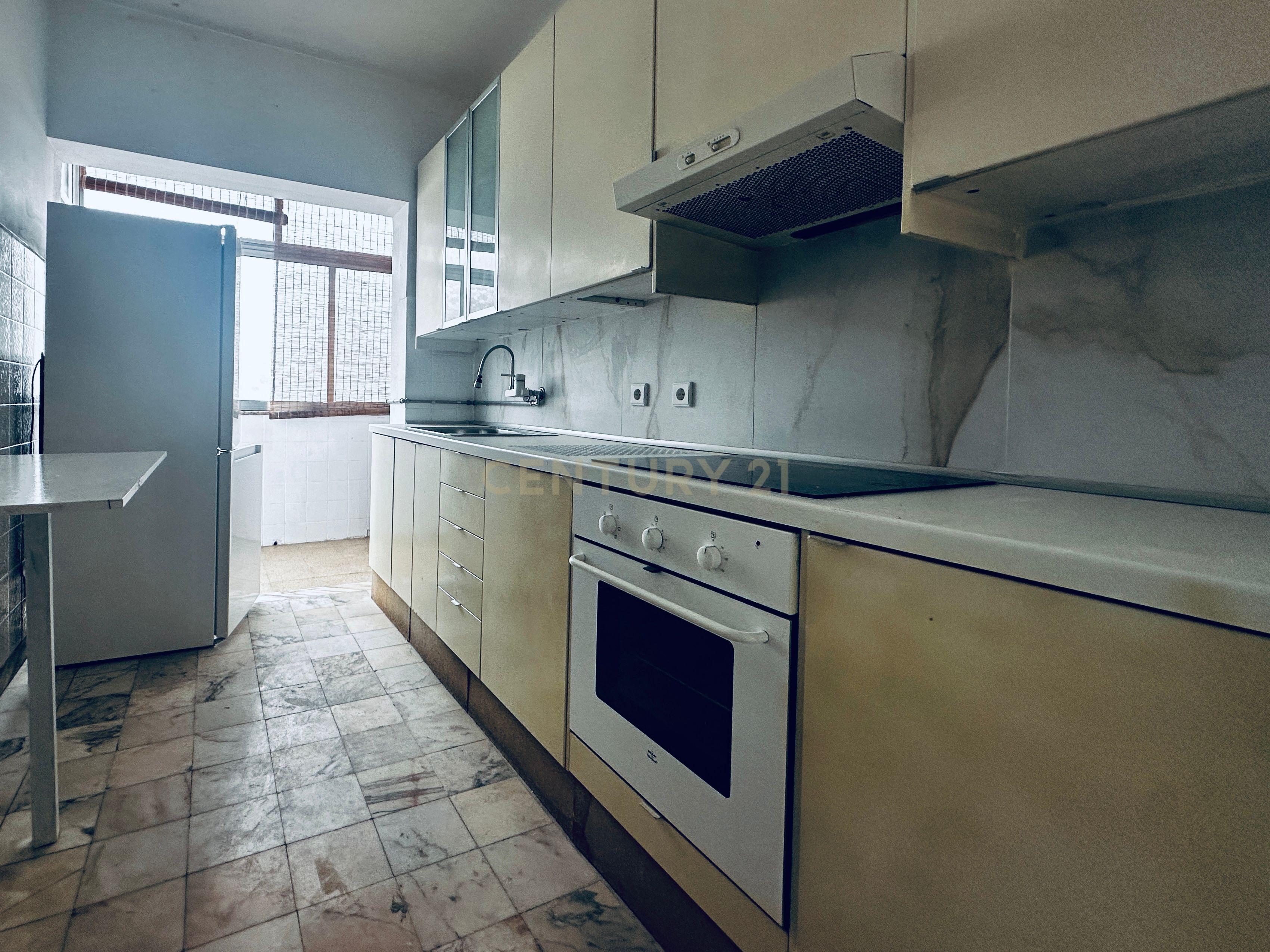 Apartamento T2 em Arrentela - Paio Pires - Seixal - Lisboa - Boa Localização - Image 4