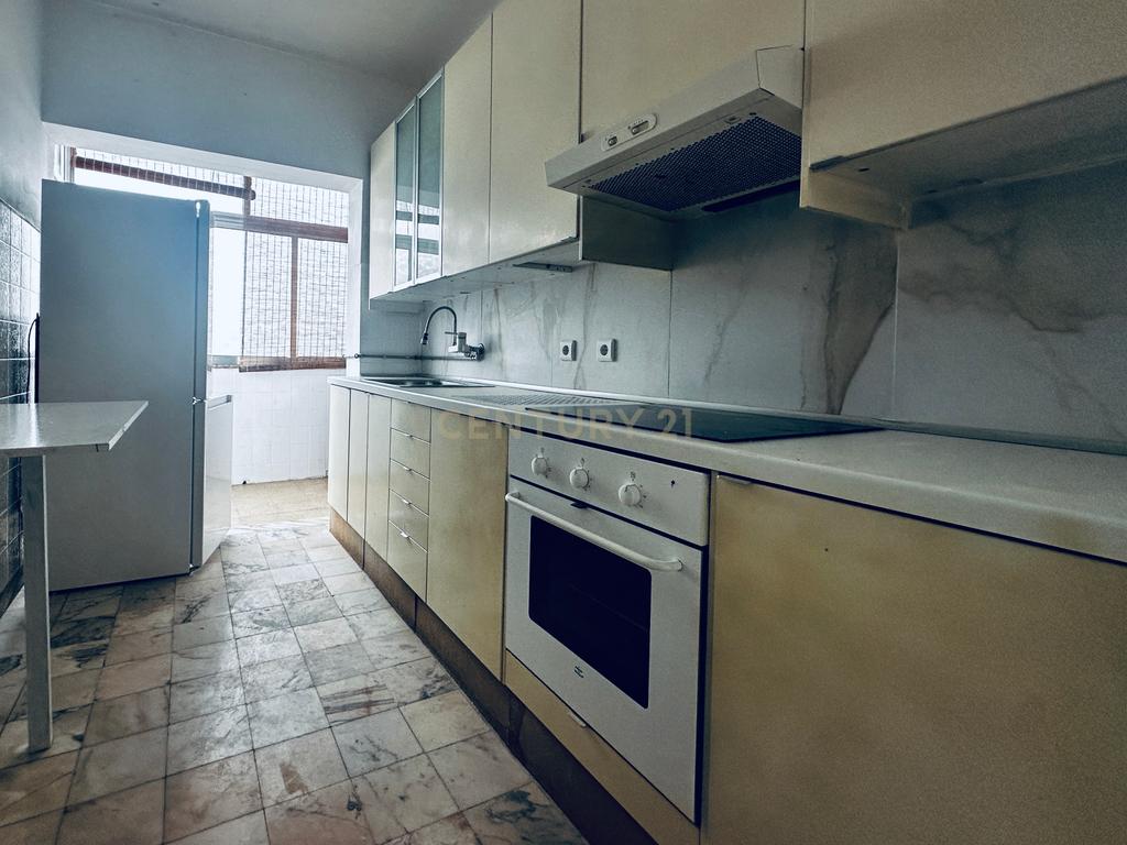 Apartamento T2 em Arrentela - Paio Pires - Seixal - Lisboa - Boa Localização - Image 4