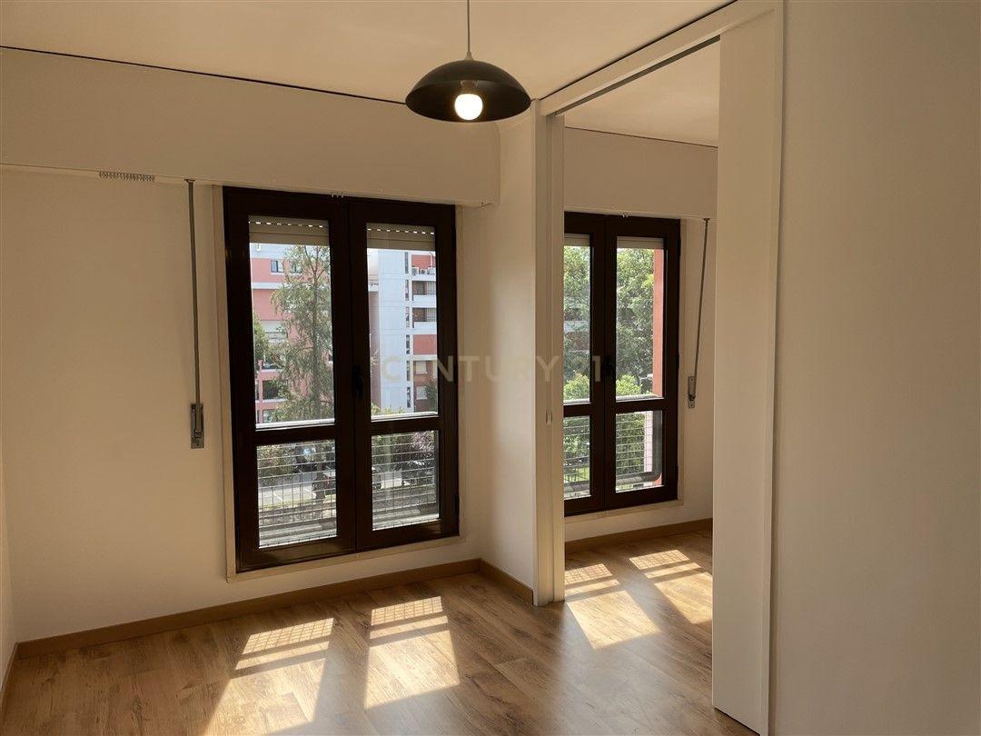 Apartamento T3 Duplex em Telheiras – 104 m², Estacionamento e Arrecadação - Image 17