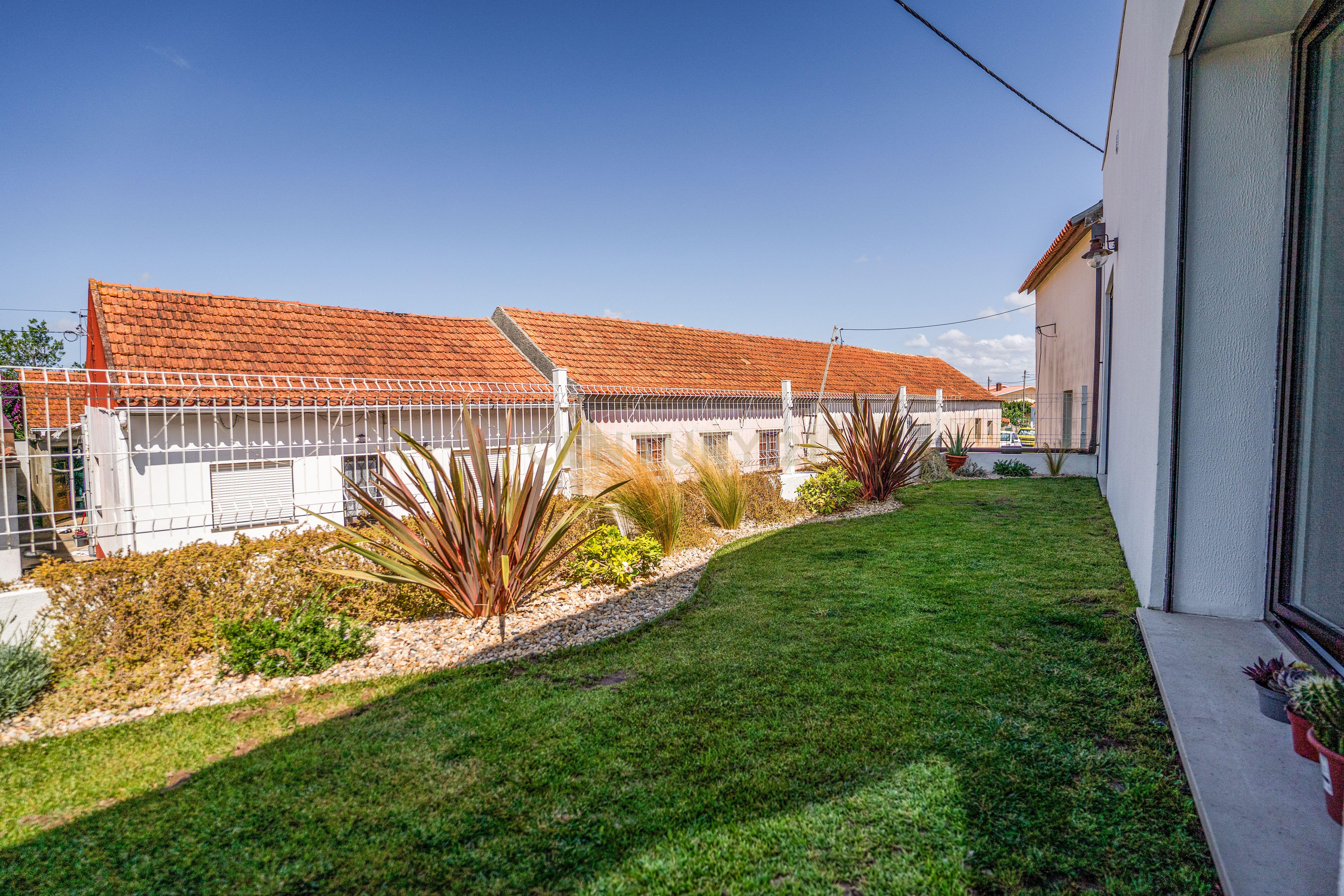 Fotografia 12 de Moradia T3 em Leiria com terraço e churrasqueira