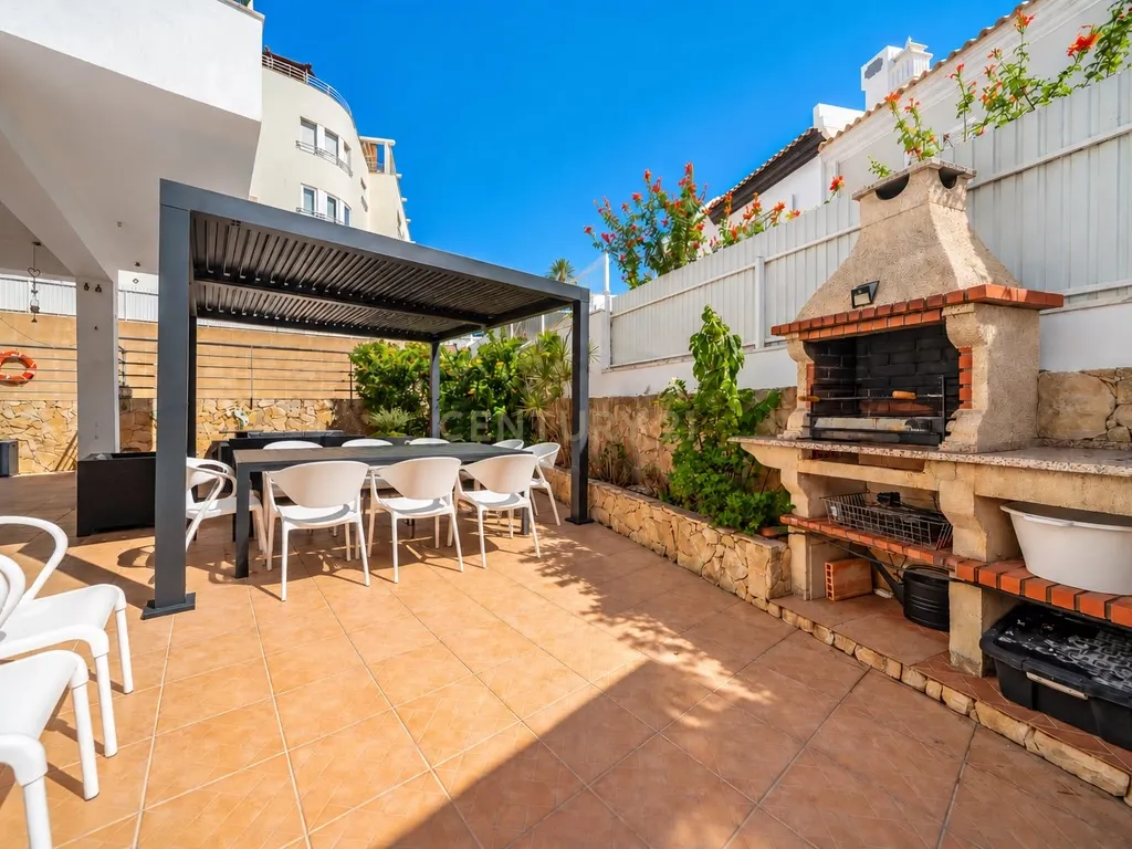 Moradia T4 com piscina, jacuzzi e garagem em Vale Pedras, Albufeira - Image 10