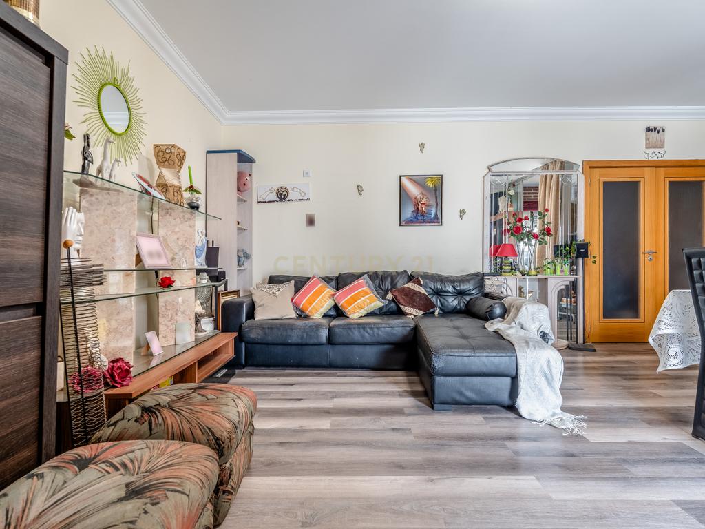 Apartamento T3 com Garagem em Portimão 🏡  - Image 3