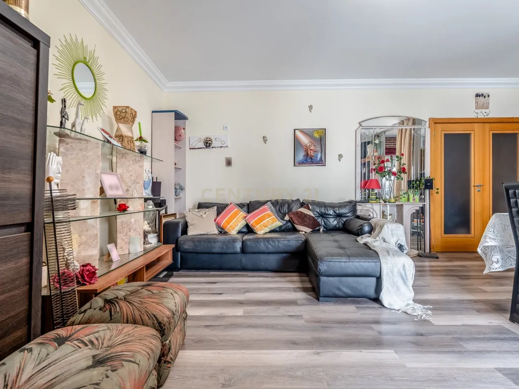 Apartamento T3 com Garagem em Portimão 🏡 - Image 3
