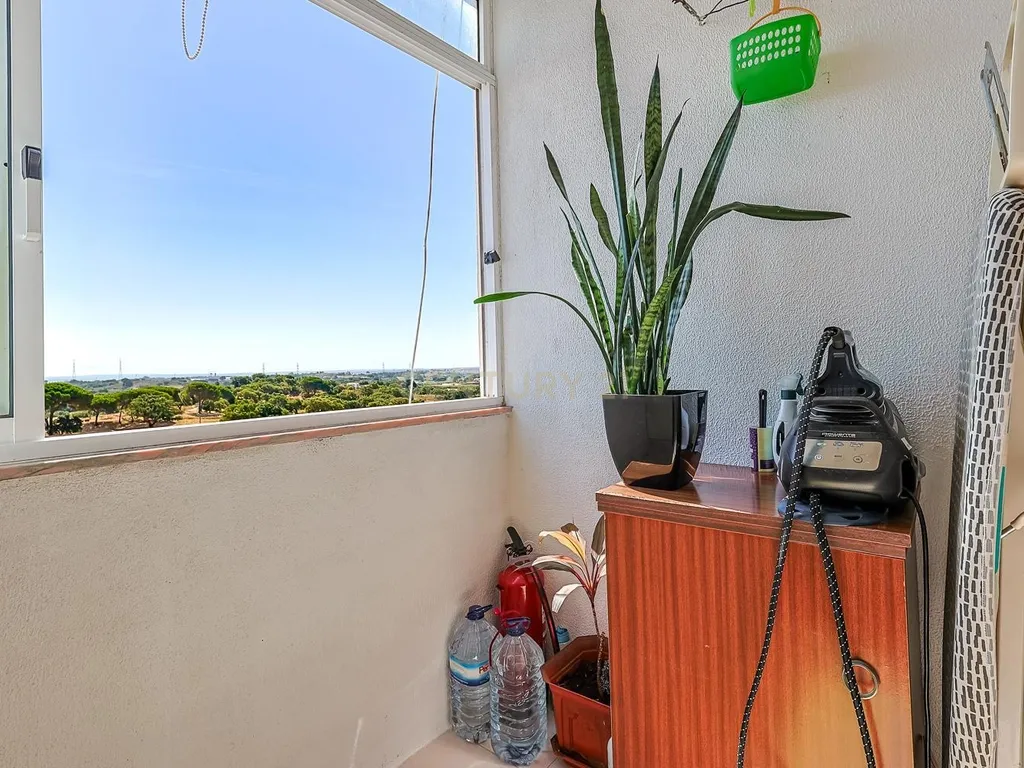 T2 com Vista Panorâmica sobre Setúbal | Excelente Localização - Image 13
