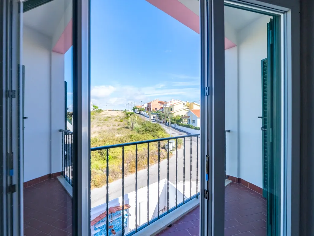 Apartamento Remodelado com Vista Mar na Ericeira, lugar de parqueamento - Image 23