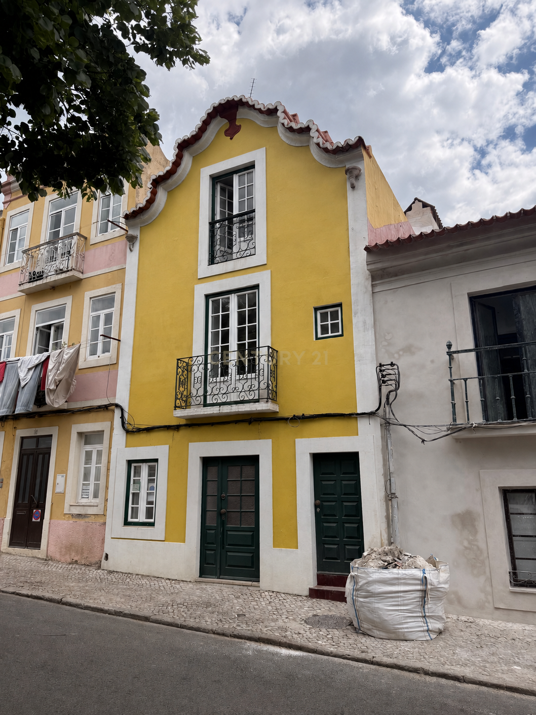 T2 de Charme, Totalmente Remodelado, no Coração Histórico de Setúbal a Minutos do Rio