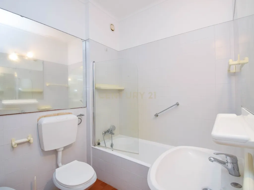 T3 na Quinta do Marquês, Oeiras | 115 m² de Potencial para Criar a Sua Casa de Sonho - Image 16