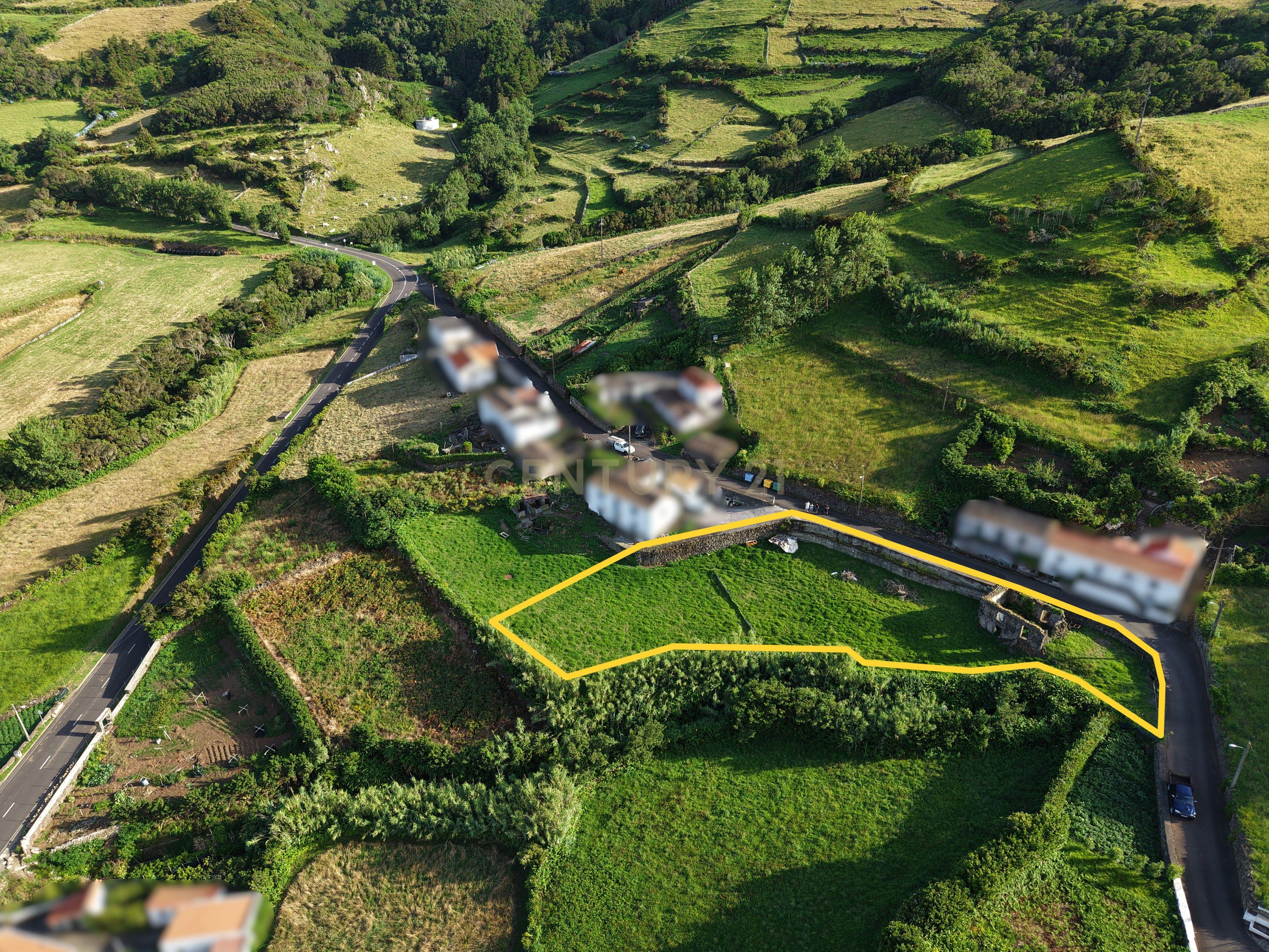 Fotografia 9 de Ruína com Vista Mar em Ponta Delgada – Ilha das Flores