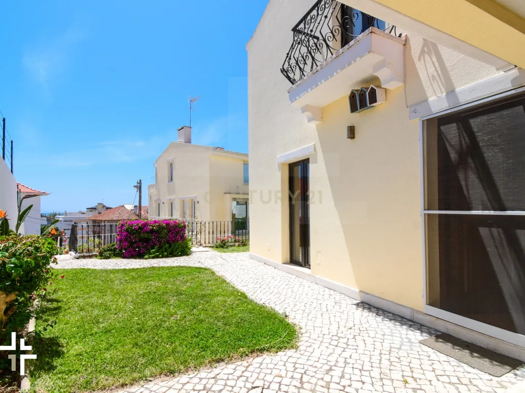 Moradia T2 com Jardim e Alpendres Exclusivos | São Pedro do Estoril - Image 10