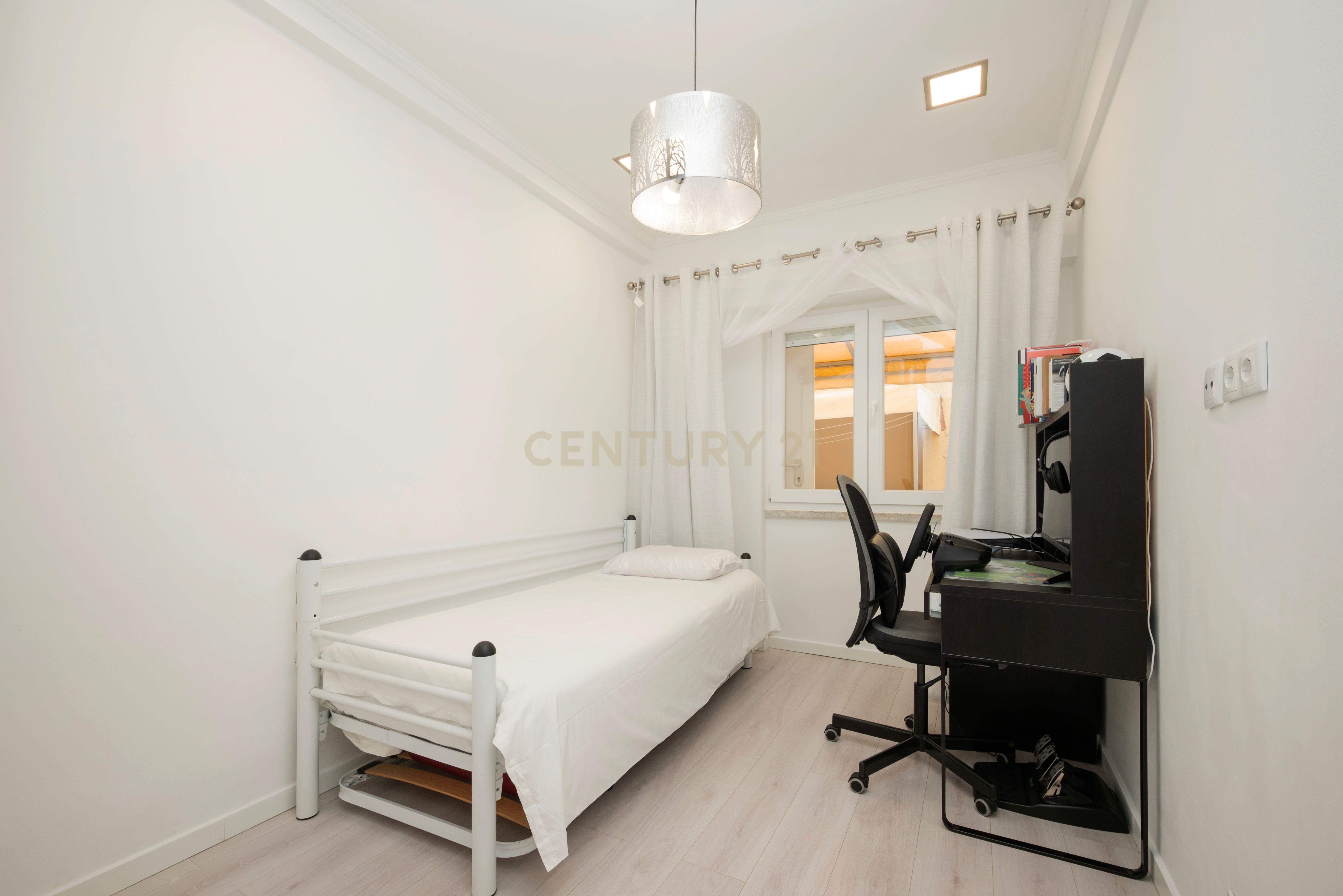 Fotografia 11 de Apartamento T3 em Odivelas, Remodelado e com Terraço