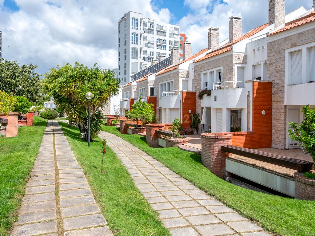 Moradia T4+1 em Condomínio Privado – Parque das Nações, Lisboa - Image 66