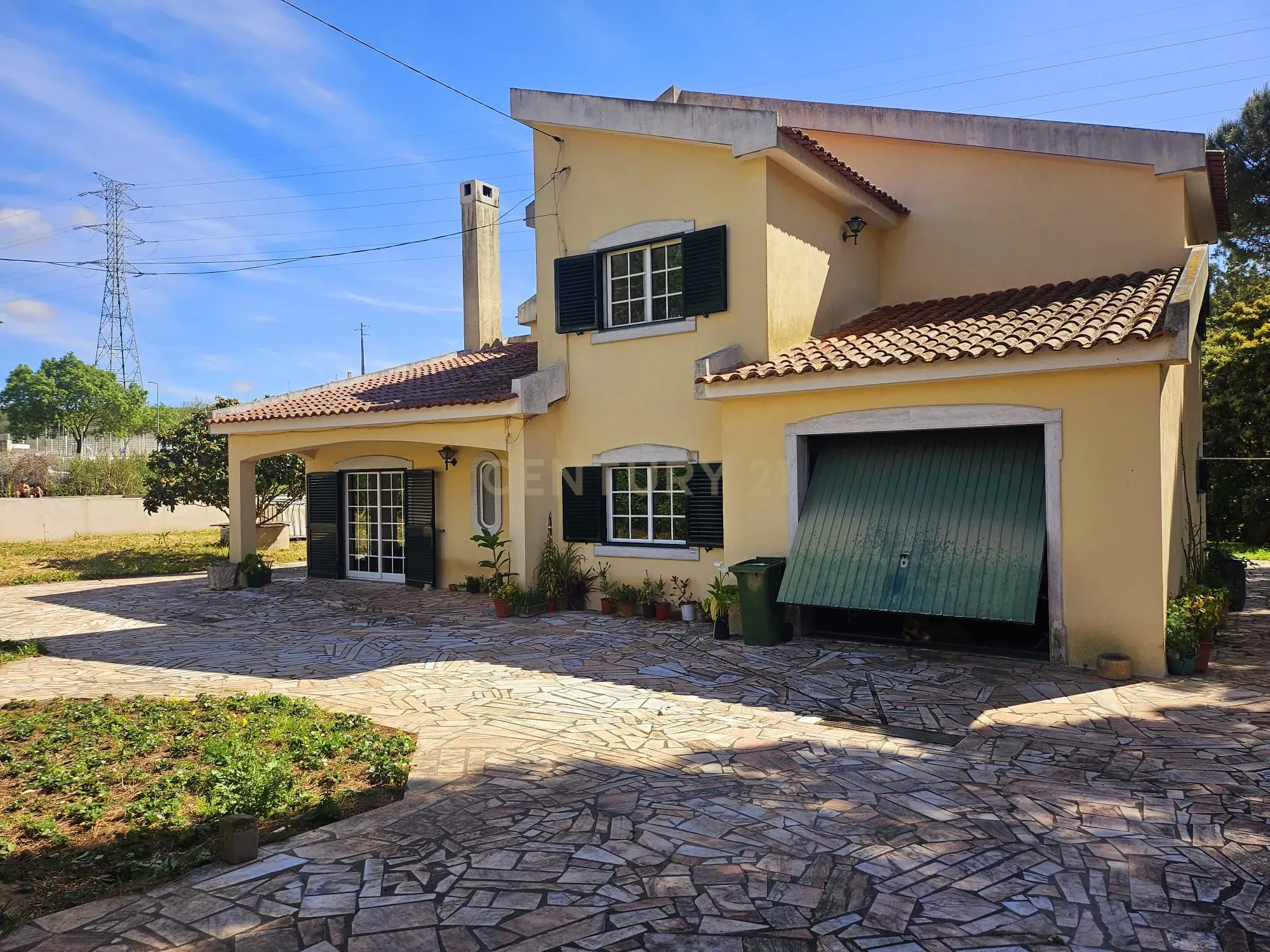 Moradia Unifamiliar T4 com Vista Desafogada e Grande Lote de Terreno na Quinta da Condessa - Image 58