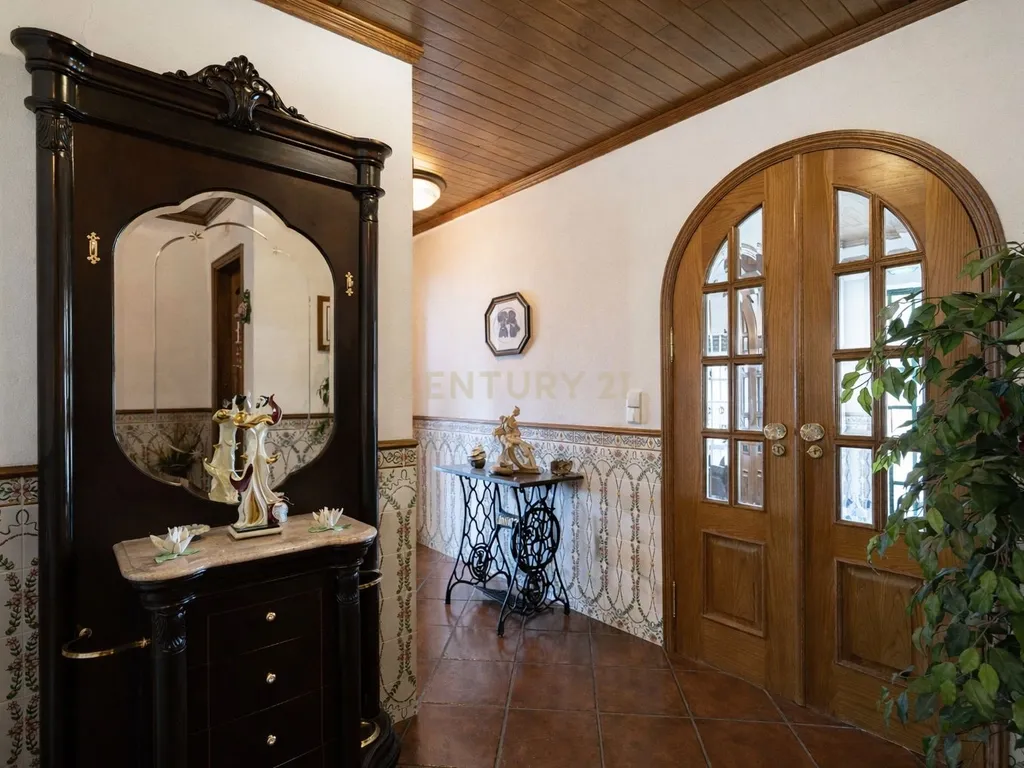 OPORTUNIDADE ÚNICA NA LOUSÃ – MORADIA COM GRANDE POTENCIAL (habitação e comércio) - Image 78