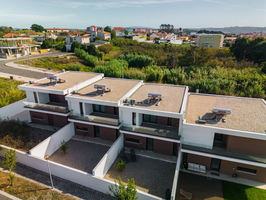 Moradia T3 Semi nova em Caldas da Rainha - Image 27