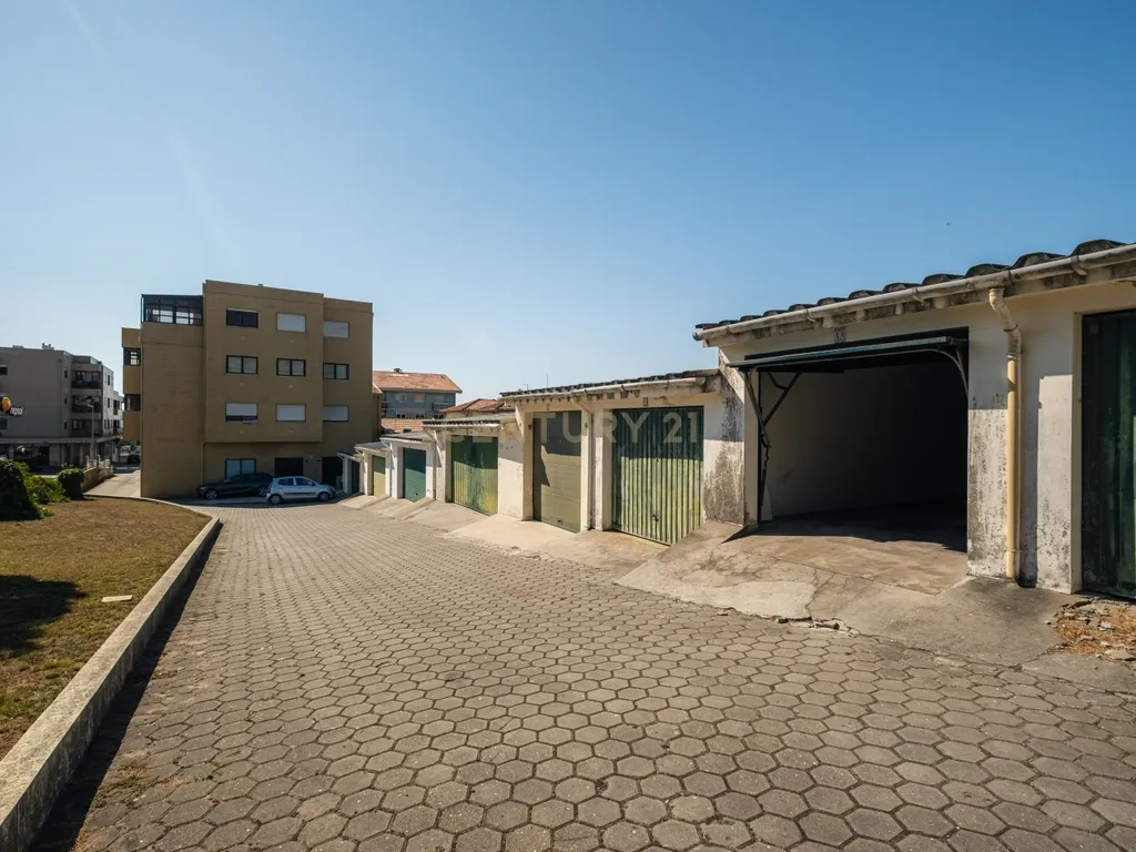 Apartamento T3 com Terraço, Vista Mar e Garagem Box em Arcozelo – Vila Nova de Gaia - Image 31