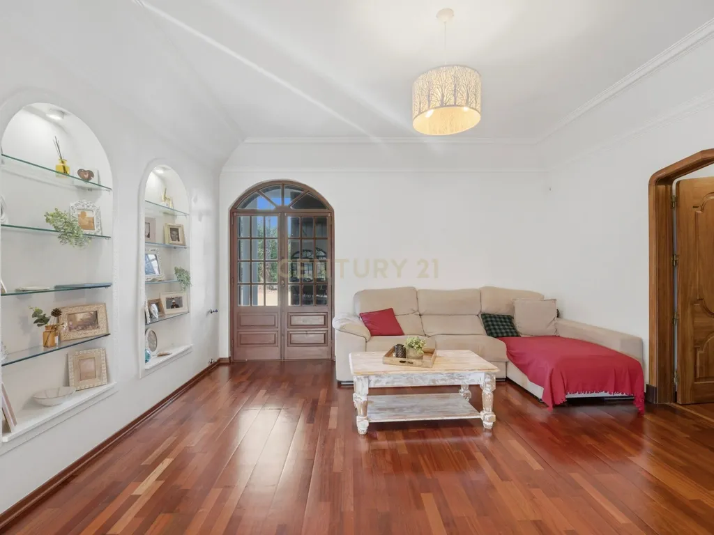 Quinta de Charme em Palmela – Renovada, Espaçosa e Pronta a Viver - Image 7