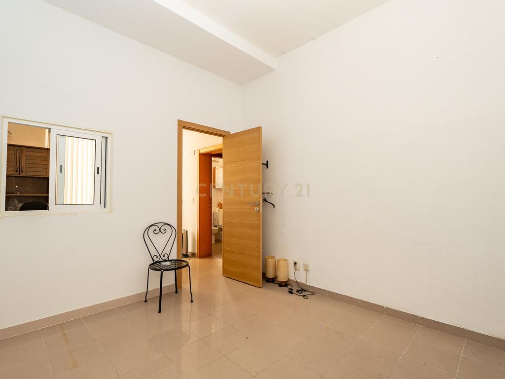 Loja comercial de esquina no Lumiar – junto ao Colégio Planalto - Image 14
