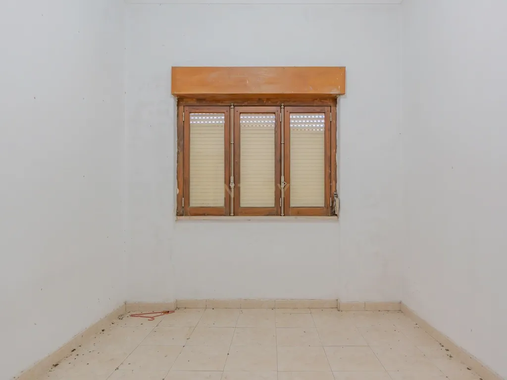Moradia Isolada com Terreno de 1041 m² – Um Mundo de Possibilidades! - Image 35