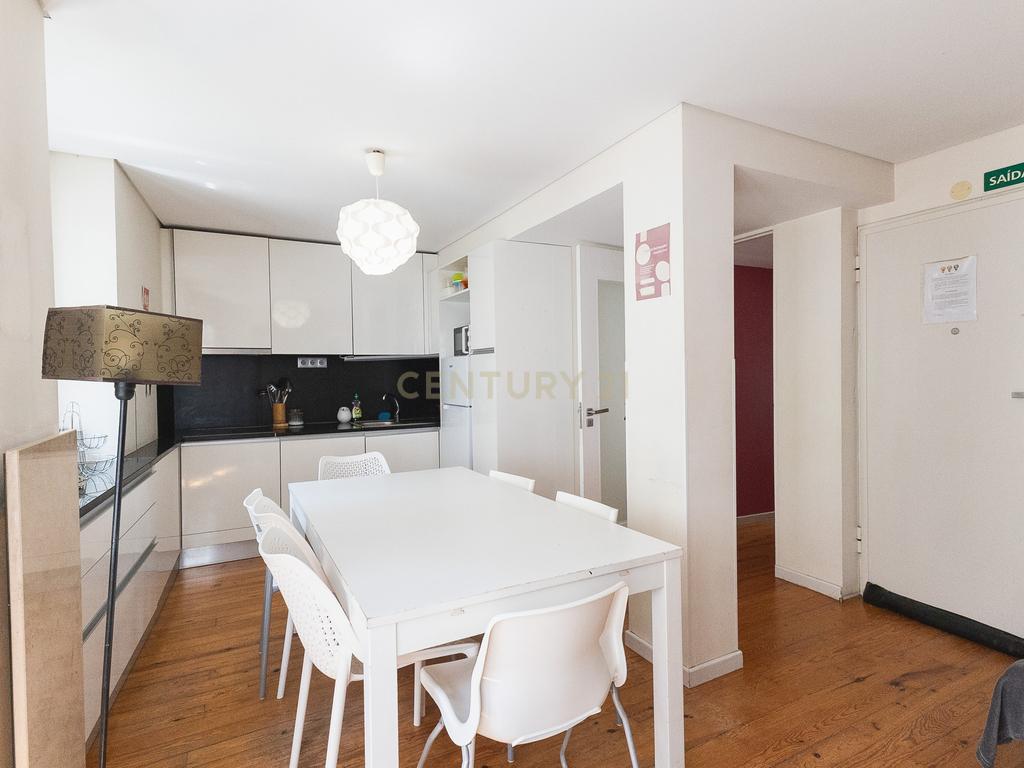T4 Renovado no Coração da Quebra Costas – Coimbra - Image 3