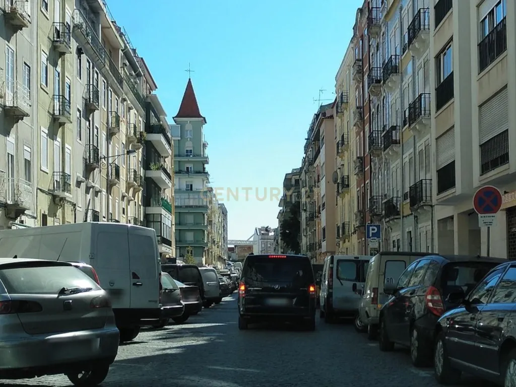 Apartamento T4 para arrendamento na freguesia de Arroios, em Lisboa - Image 23
