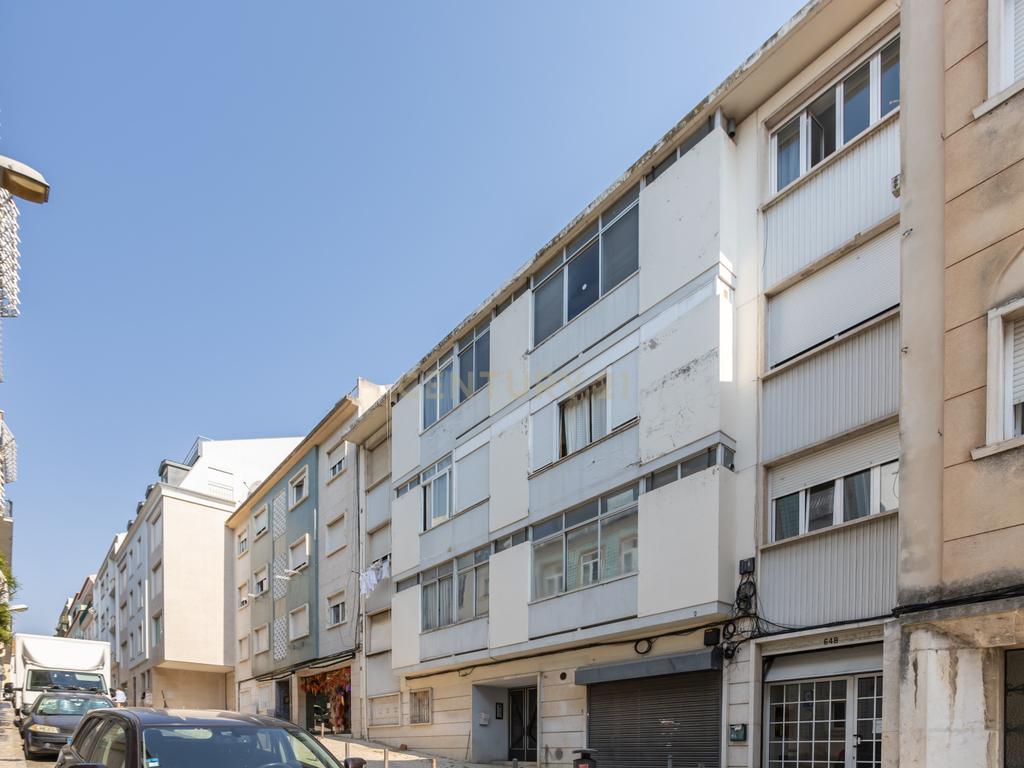 Apartamento  2 assoalhadas,  Campo de Ourique, Lisboa - Image 12