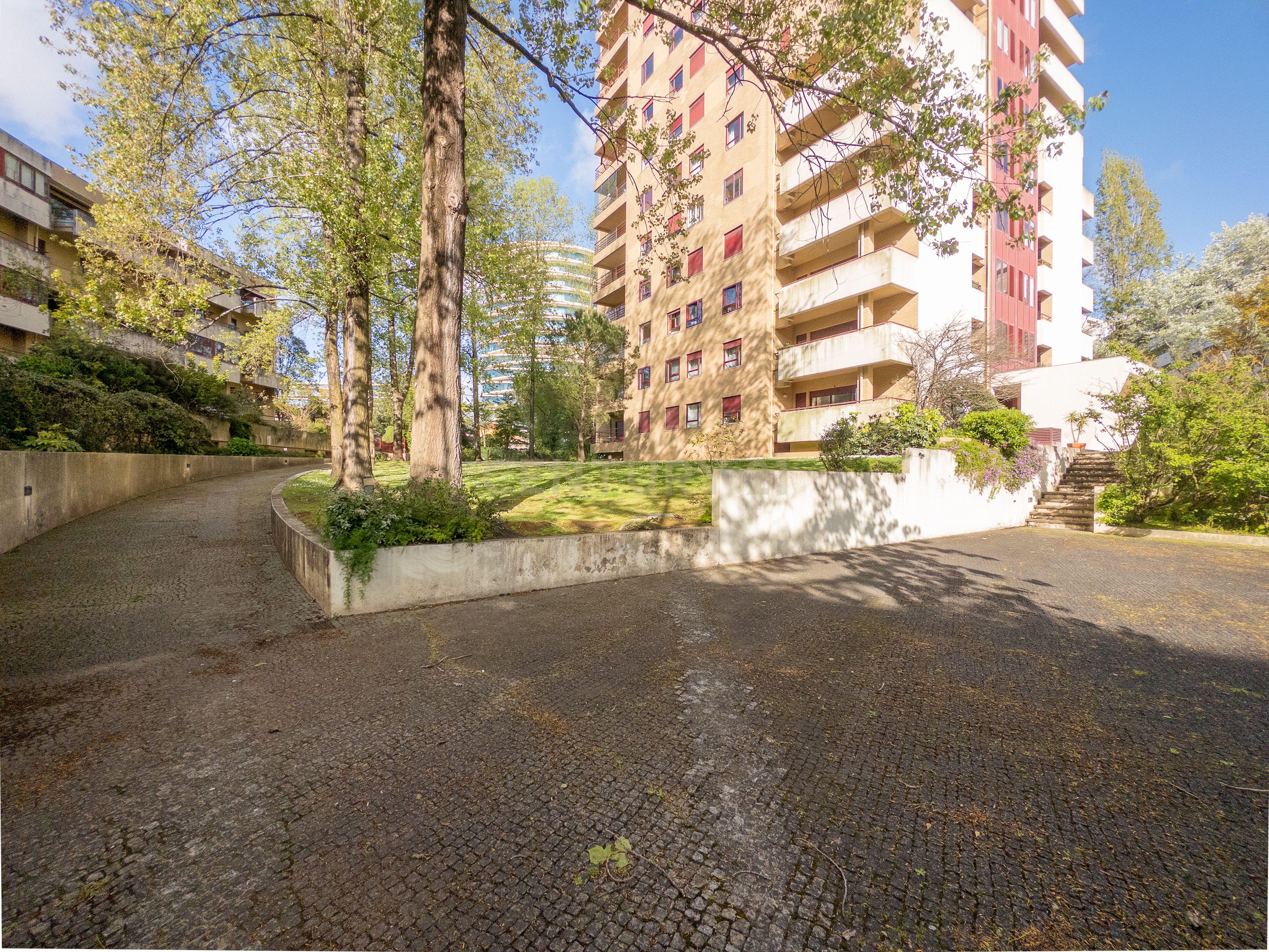 Espectacular T2 na Rua das Andrezas, em condominio fechado, em Ramalde, Porto - Image 27