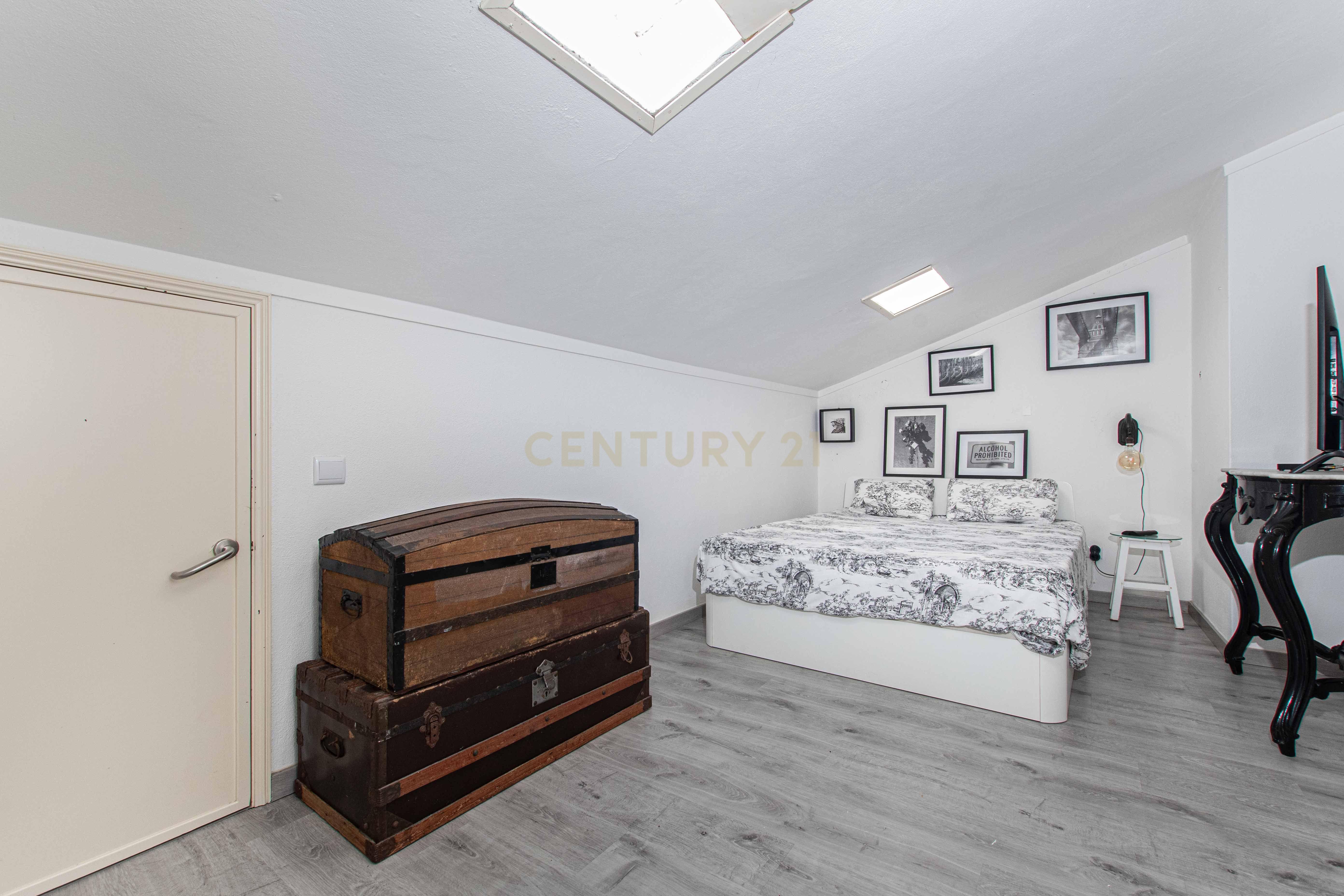 Fotografia 3 de Prédio de 3 pisos | Potencial de rendimento até 2.100€/mês | Póvoa da Galega - Mafra