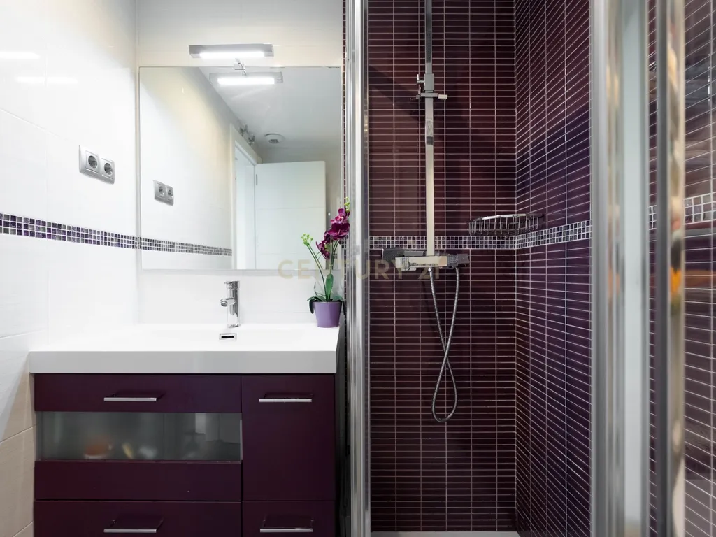 EXCLUSIVO APARTAMENTO EM URBANIZAÇÃO COM JARDIM E PISCINA - Image 28