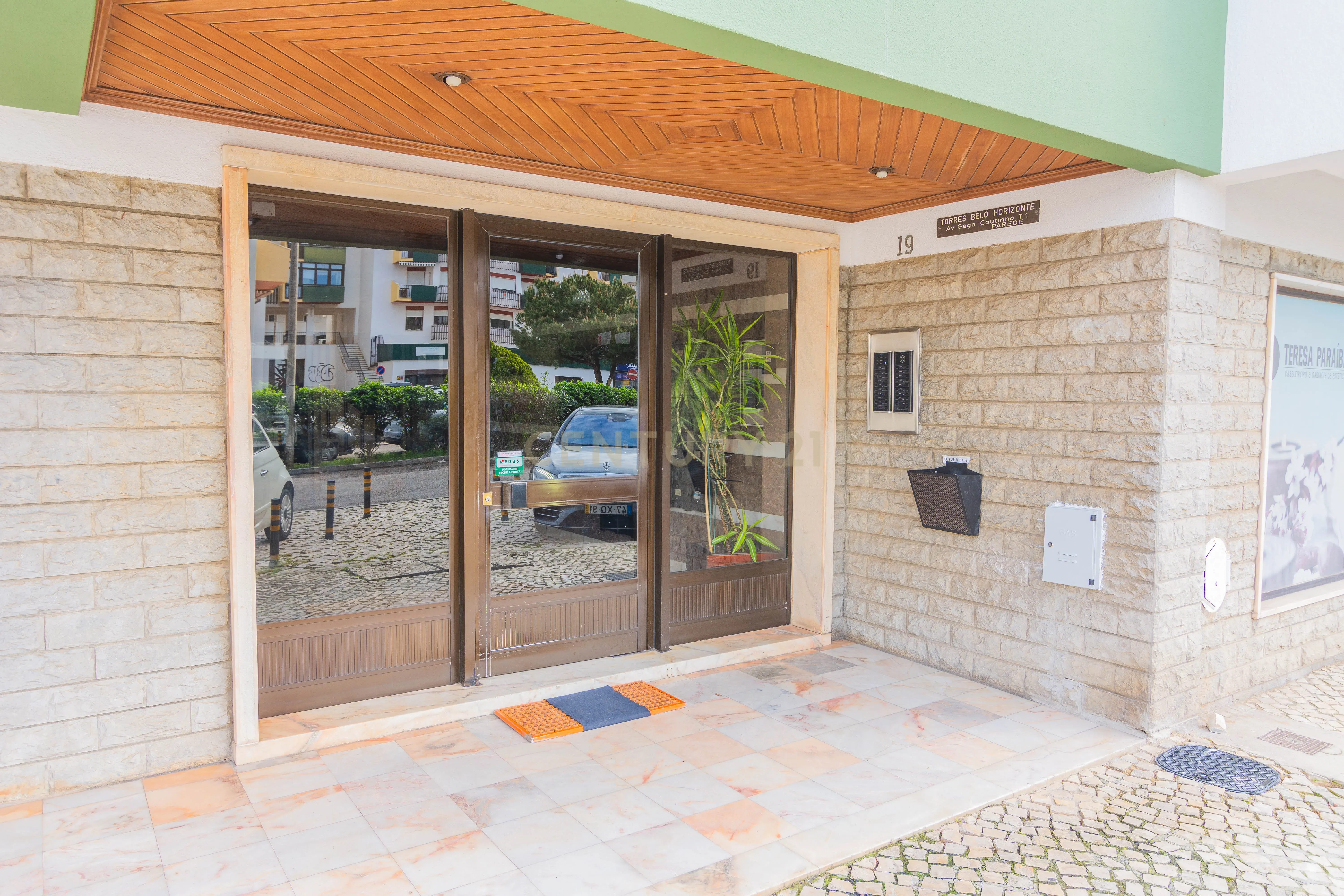 Apartamento T3 em Cascais com Vista Mar e Terraço - Image 25