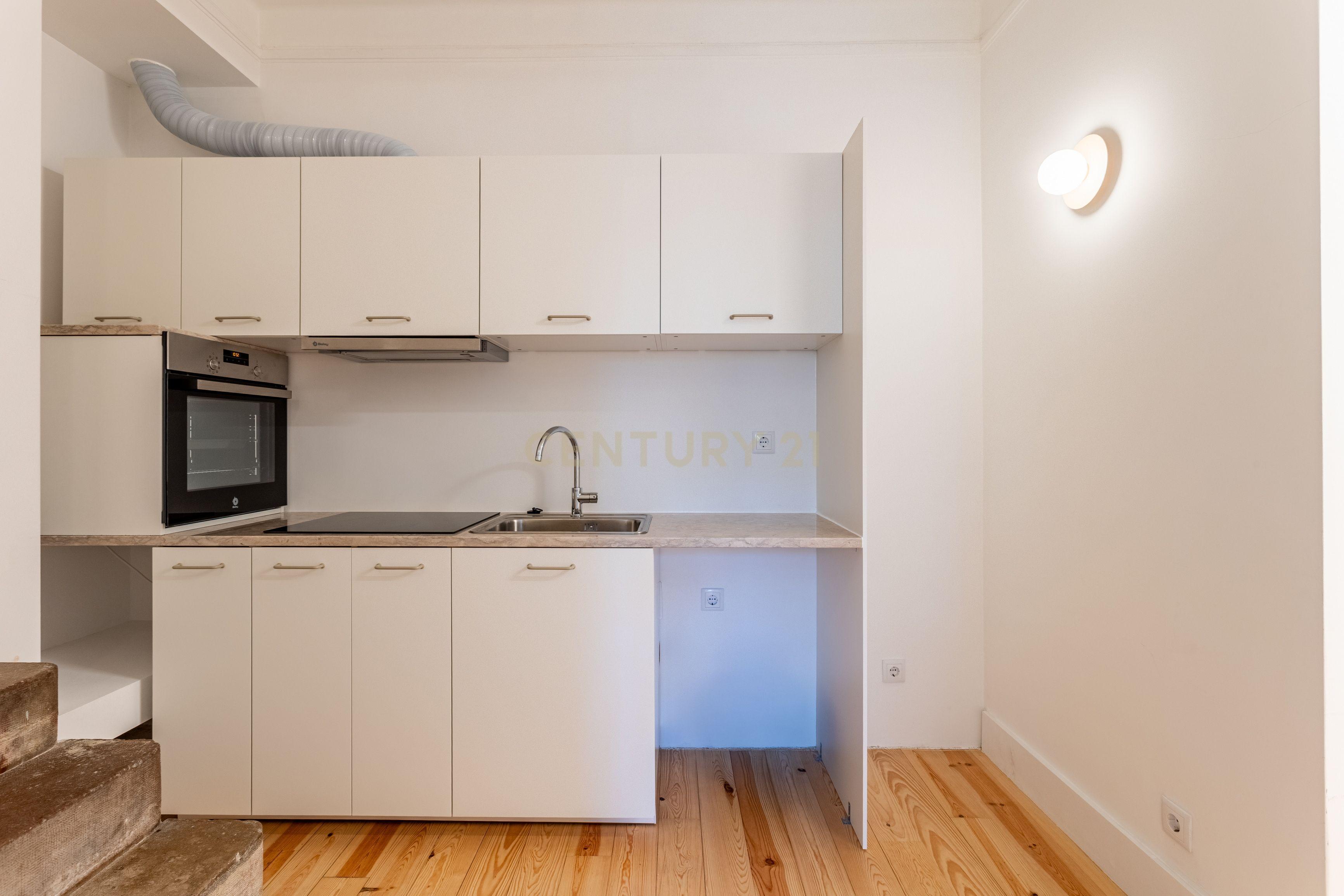 Apartamento T1 remodelado para arrendamento na Av. António Augusto Aguiar – pohled 3