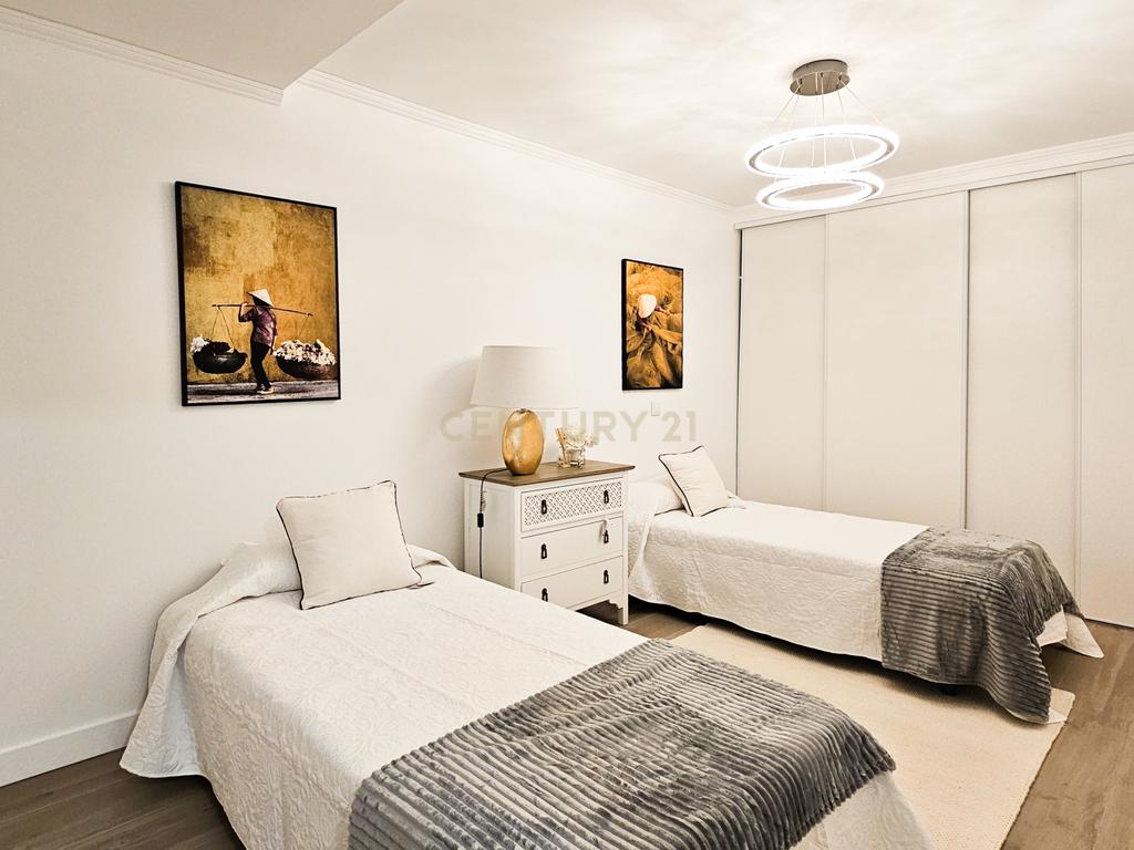Apartamento T2 |  Renovado | Varanda | Vista Mar | Albufeira - Image 17