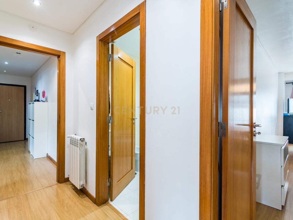 Apartamento T2 com Terraço em Loures - Excelente Oportunidade! - Image 8