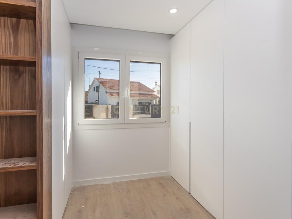 Carisma e boas áreas na sua Moradia Nova T4 Suites!!! no Pinhal do General - Image 42