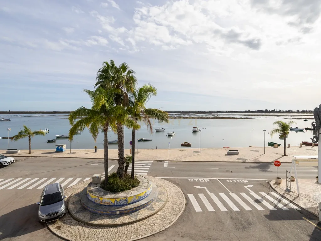 Moradia Tradicional T2 na Primeira Linha da Ria — Santa Luzia, Capital do Polvo - Image 22