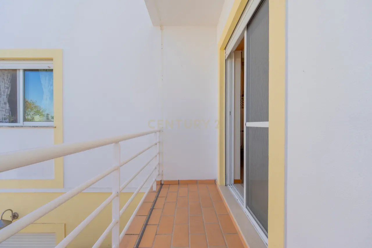 Fotografia 9 de T2 com terraço privado de 73 m², estacionamento e vista desafogada em Castro Marim