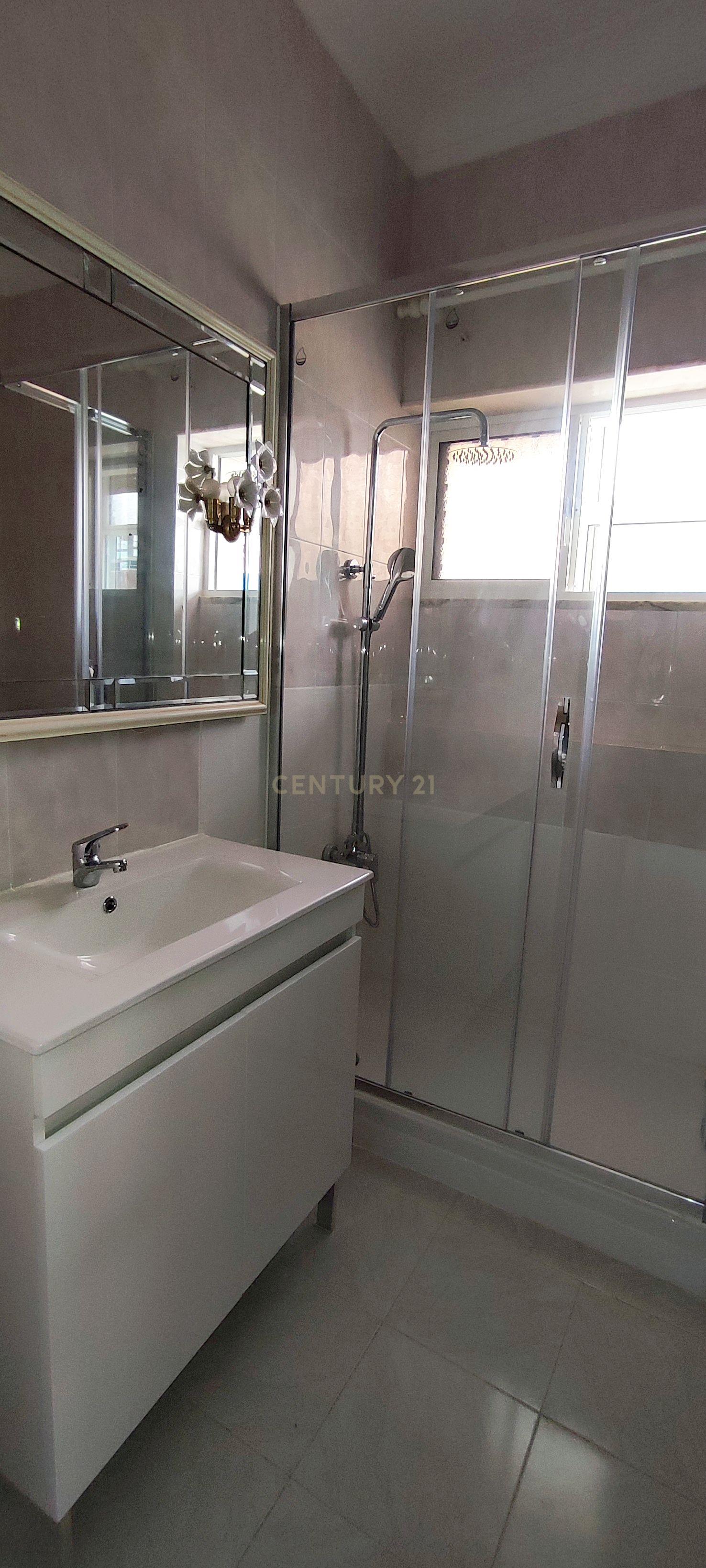 Apartamento T2 Centro Barreiro - Image 18
