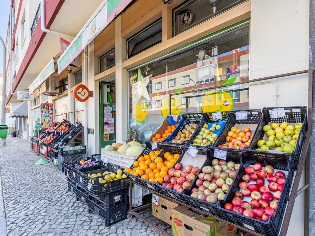 Supermercado em Vale de Figueira Bobadela - Image 10