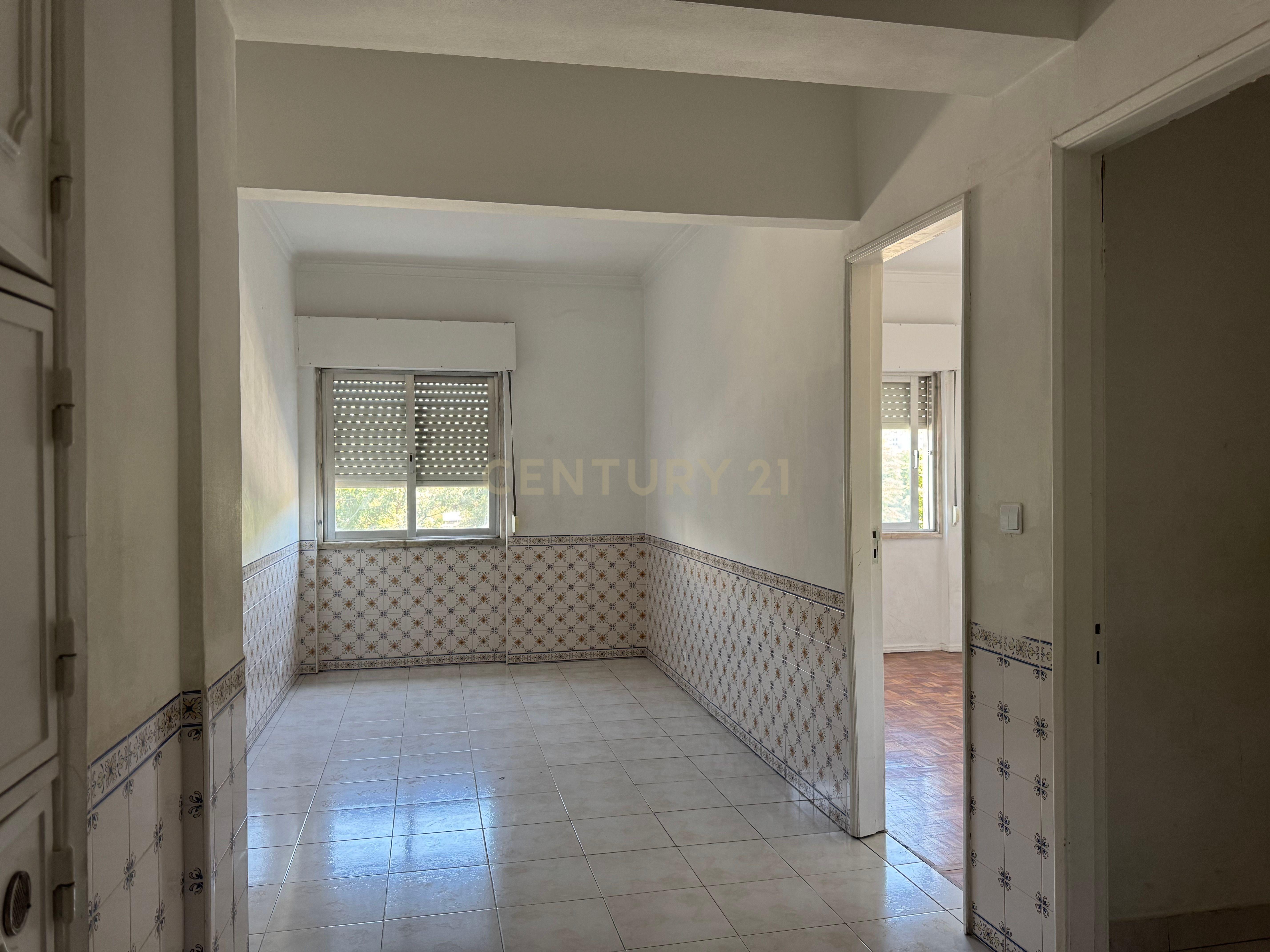 Apartamento T1 em Póvoa de Santo Adrião e Olival Basto, €220.000