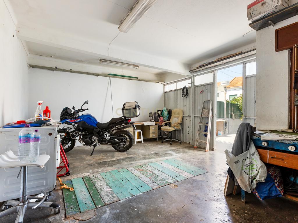 Moradia T3 com Sótão Habitável e Garagem nas Praias do Sado - Image 25