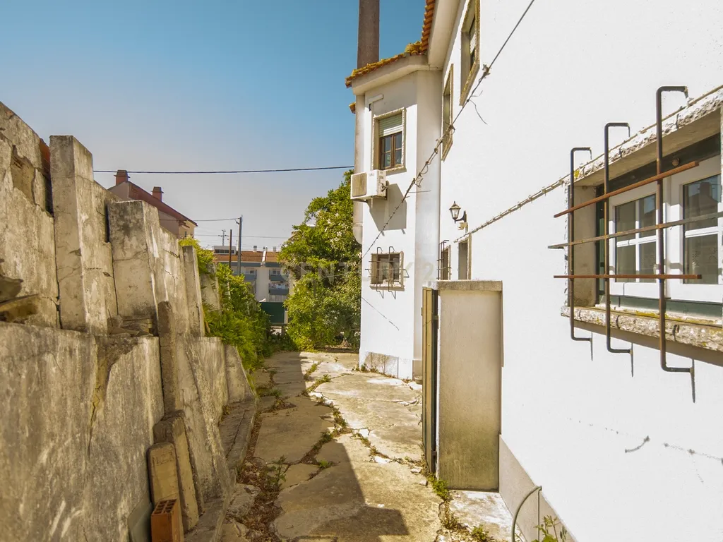 Duas Casas Numa Só: Espaço, Centralidade e Natureza em Palmela - Image 56