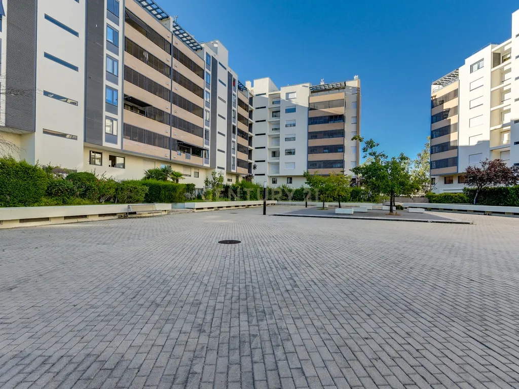 T2 com grande terraço no condominio Jardim das Laranjeiras em São Domingos de Benfica, Lisboa - Image 31