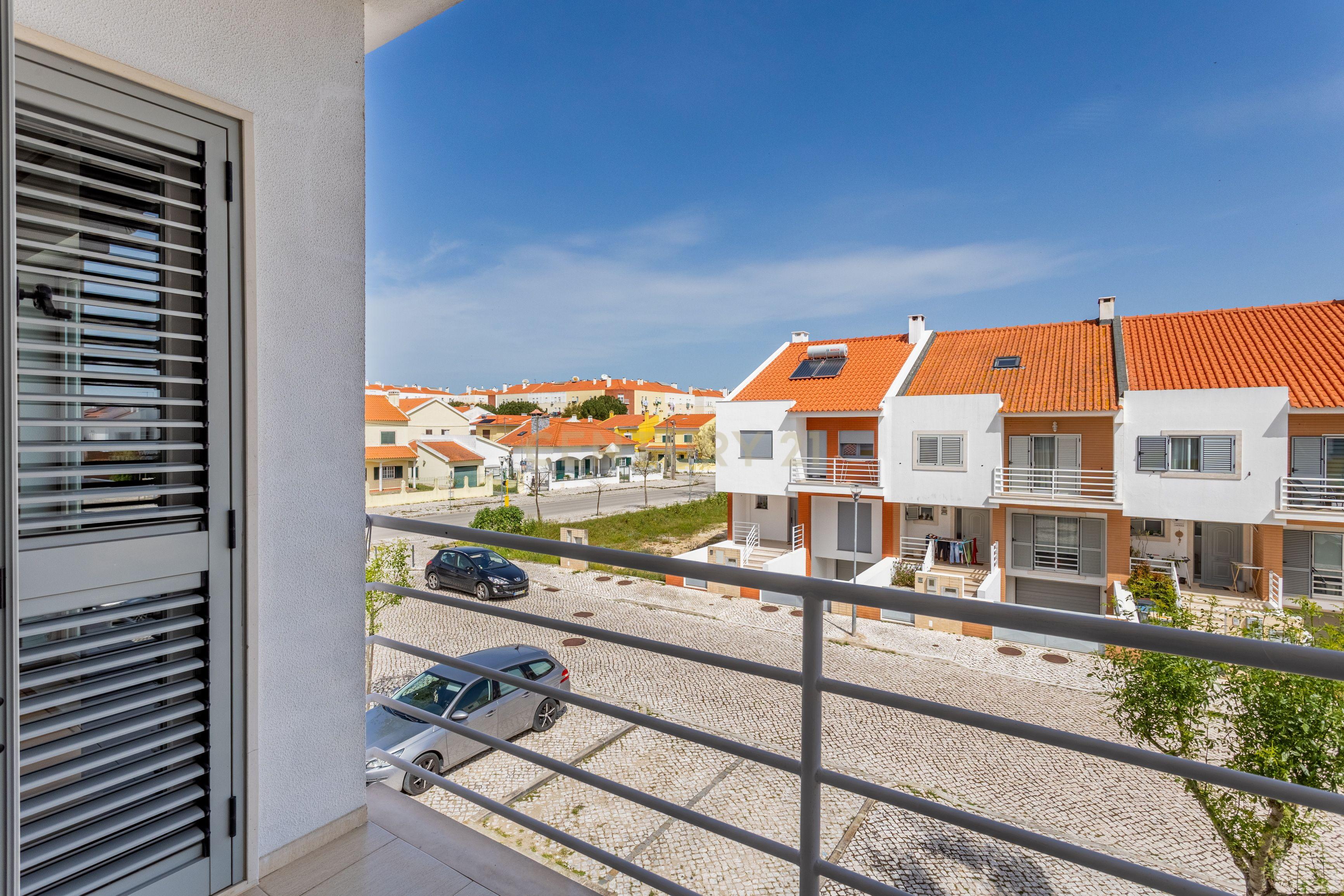 Moradia T3 em Palmela com Vista Panorâmica - Image 25