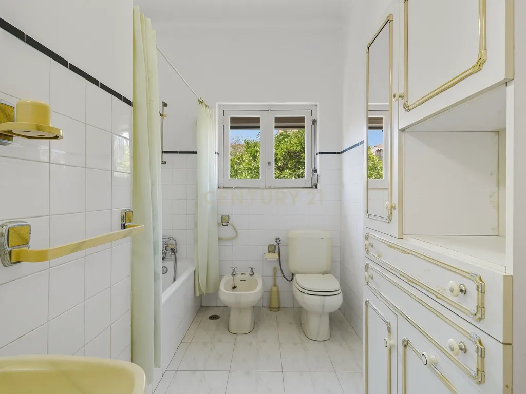 Moradia Bi-familiar com terreno de 800m2 urbanos - Paredes, Alenquer - Image 38