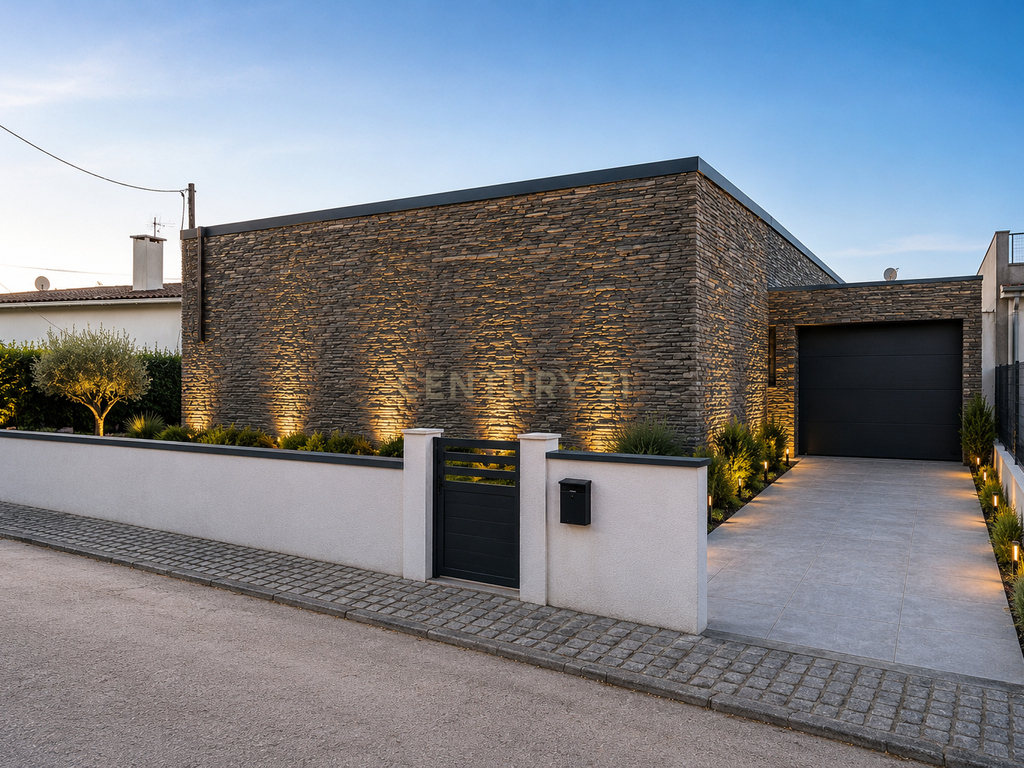 Moradia T3 Térrea Contemporânea com Piscina e Zona Lounge Exterior em Belverde! - Image 1