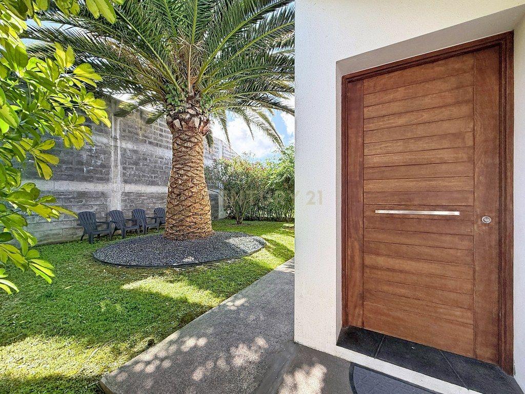 Fotografia 12 de Moradia Contemporânea com Vista Mar, Jardim e Ampla Zona Exterior!