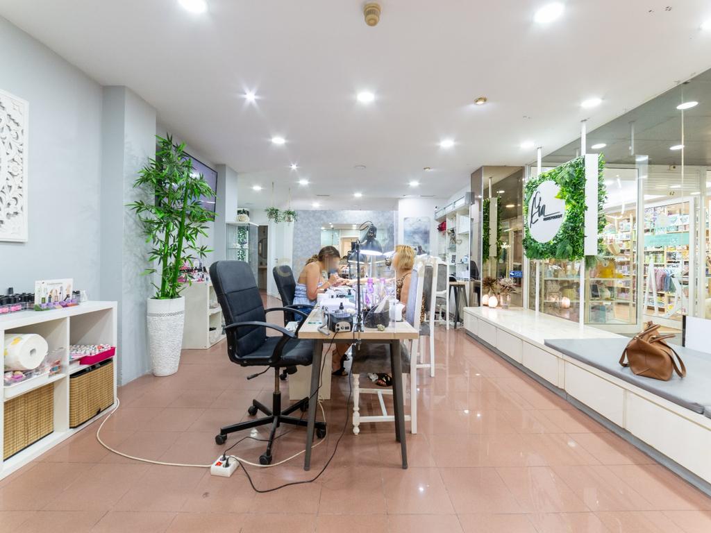 Loja Comercial com 70m2 – Centro Comercial Mafavis, Gondomar - Image 6