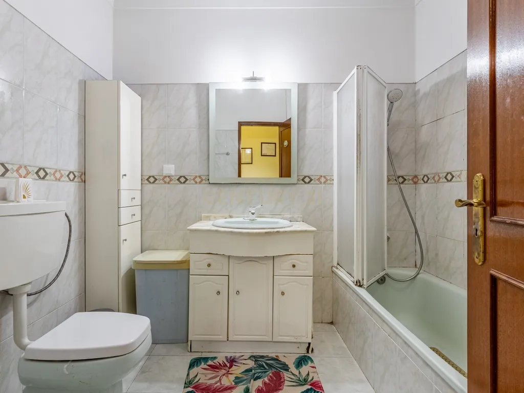 T3 Espaçoso em Excelente Localização- Quinta do Conde - Image 19