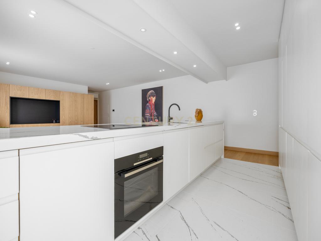 Luxuoso apartamento T3 no Centro de Setúbal e a 300m da praia - Image 8